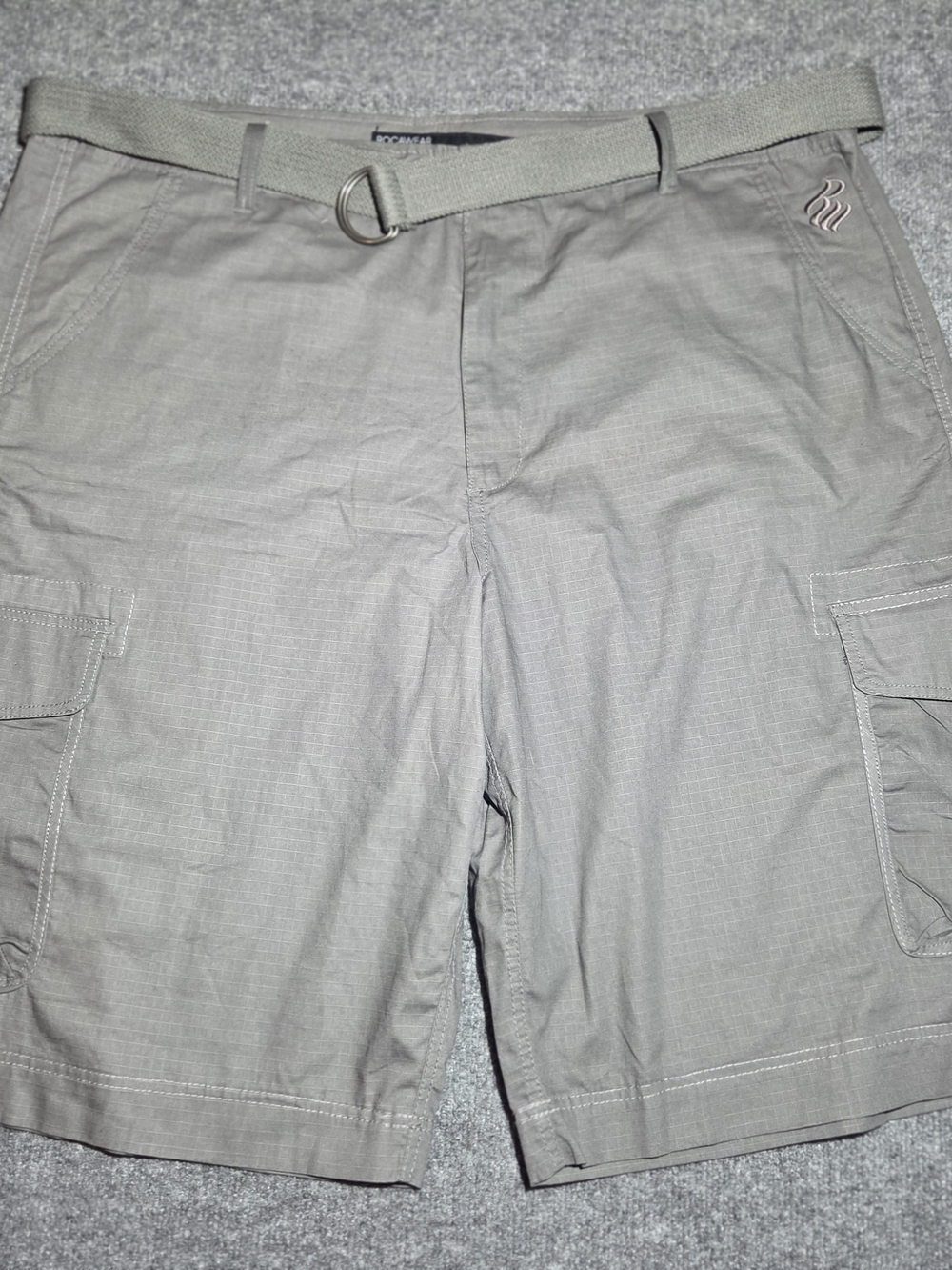 Rocawear Men's Size 48 Gray Ripstop Belted Cargo Shorts Y2K Streetwear
